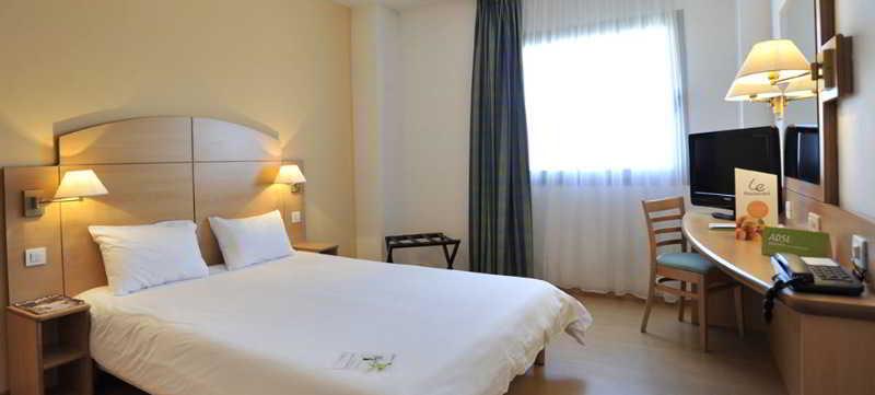 Hotel Campanile Madrid Alcalá de Henares Exterior foto