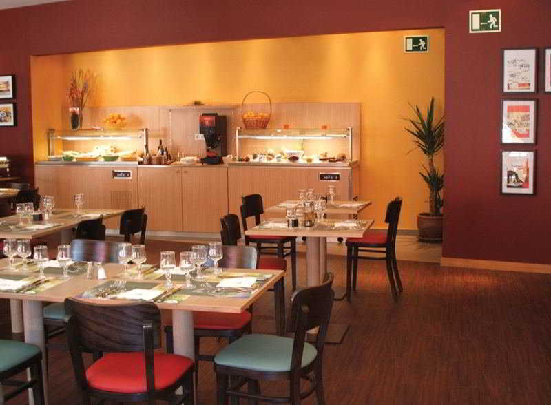Hotel Campanile Madrid Alcalá de Henares Restaurante foto